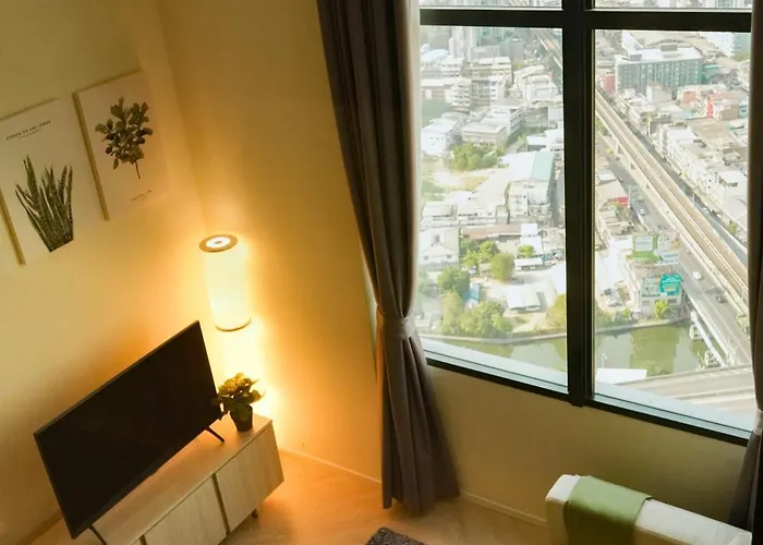 On Nut Duplex With Views, 5-minute Walk To Bts, Ideal Long 4*